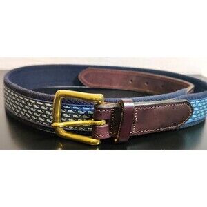 Vineyard Vines Whale Canvas and Leather Tipped Golf belt Size 36 Pre Owned